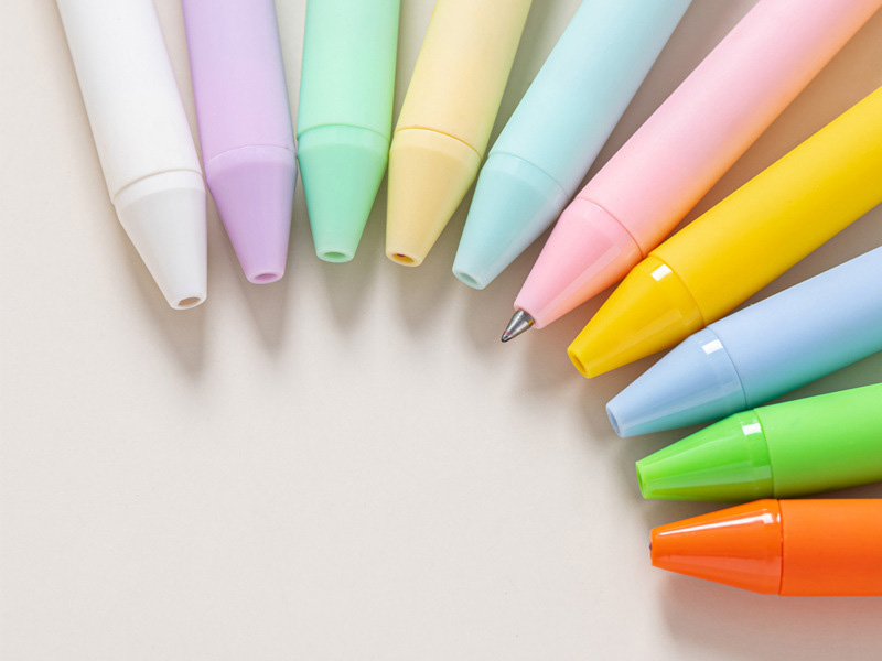 Come scegliere materiali per penne a sfera che migliorano il comfort di scrittura?