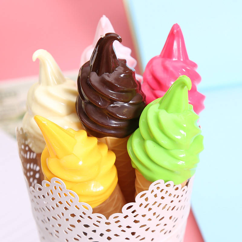 Simpatica penna a sfera a forma di gelato Simpatica penna a sfera a forma di gelato